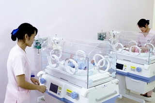 Lồng ấp trẻ sơ sinh BT 500